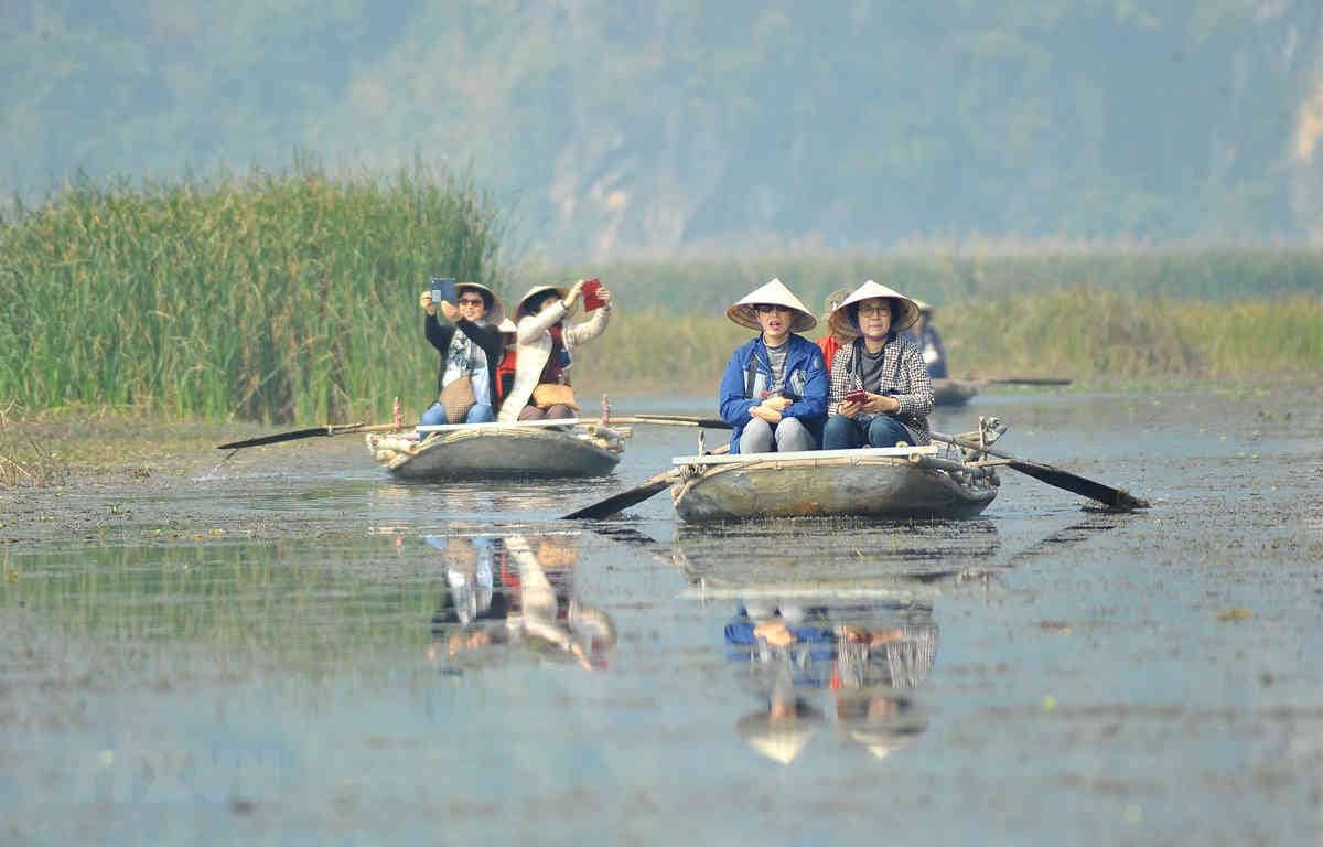 Du khách cũng có thể khám phá thiên nhiên tại Vườn quốc gia Xuân Thủy